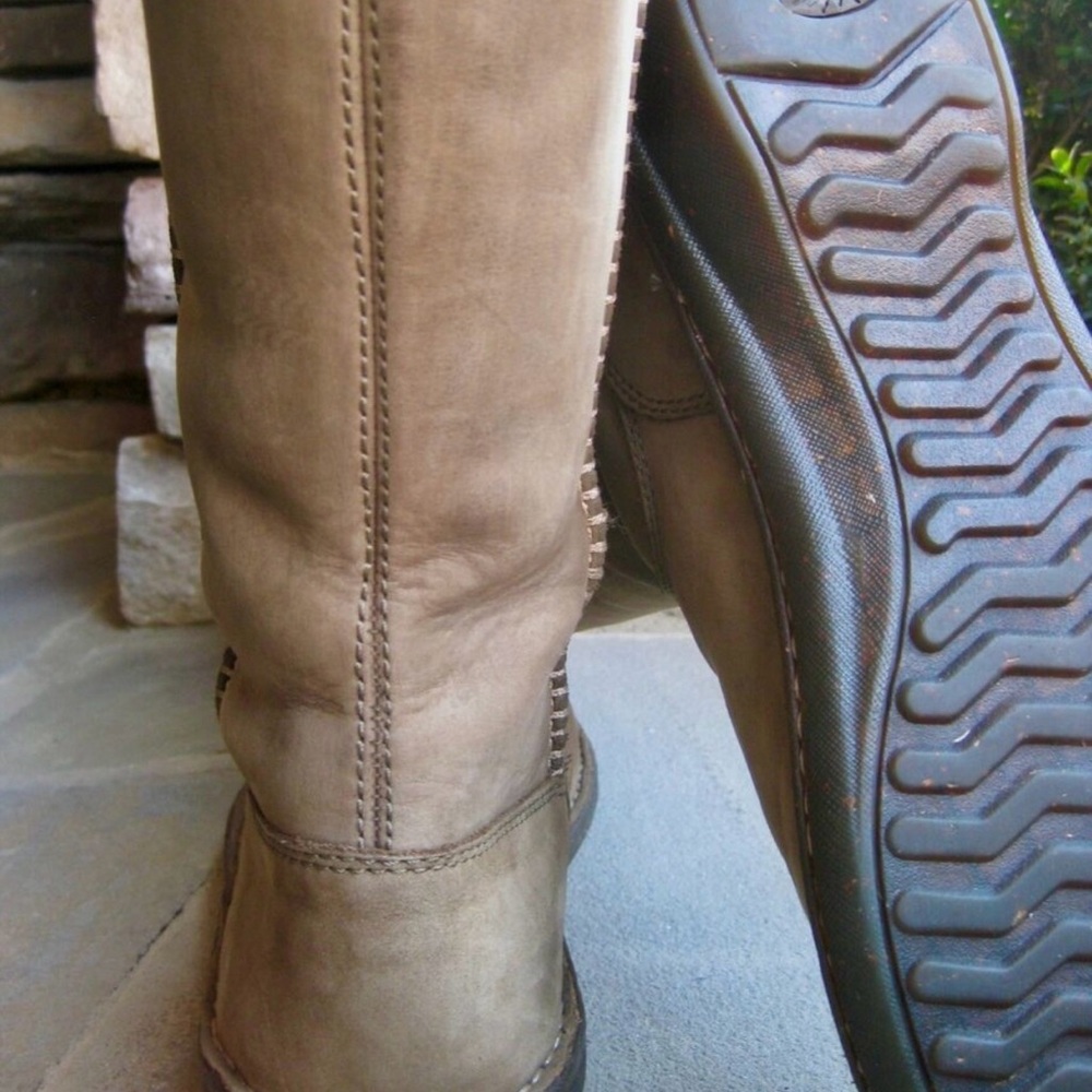 UGG Women’s “Swell” Nubuck/Sheepskin Tall Winter Boots-Cocoa size 10 - Picture 5 of 6